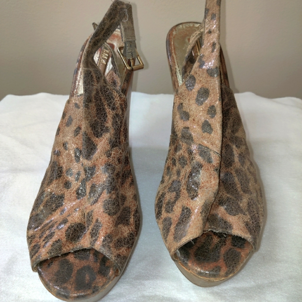 Leopard wooden wedge sandal